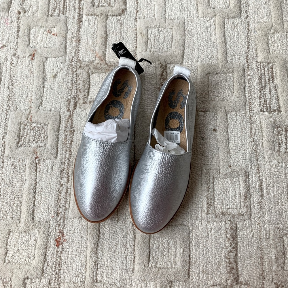 NWT Sorel Soft Calf Leather Slipper Flats